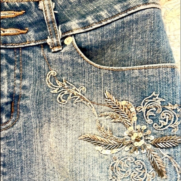 VTG Marilu, Jean Skirt w/Beautiful Embellished Designs, Like New Condition, S - Picture 6 of 10